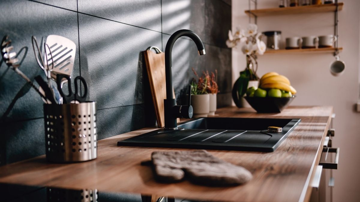 5-feng-shui-items-to-keep-in-kitchen-for-abundance-and-wealth
