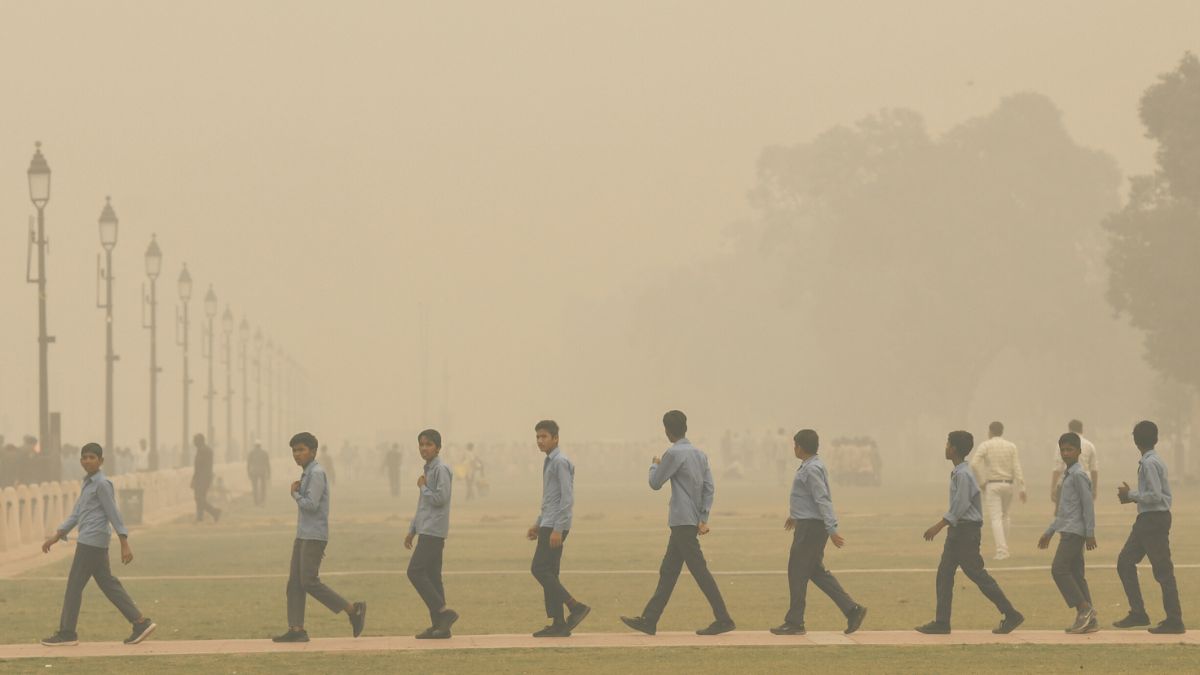 delhi-air-pollution-health-dept-issues-public-advisory-warns-against-outdoor-morning-walks-firecrackers-advises-precautions-for-elderly-pregnant-women-aqi-news