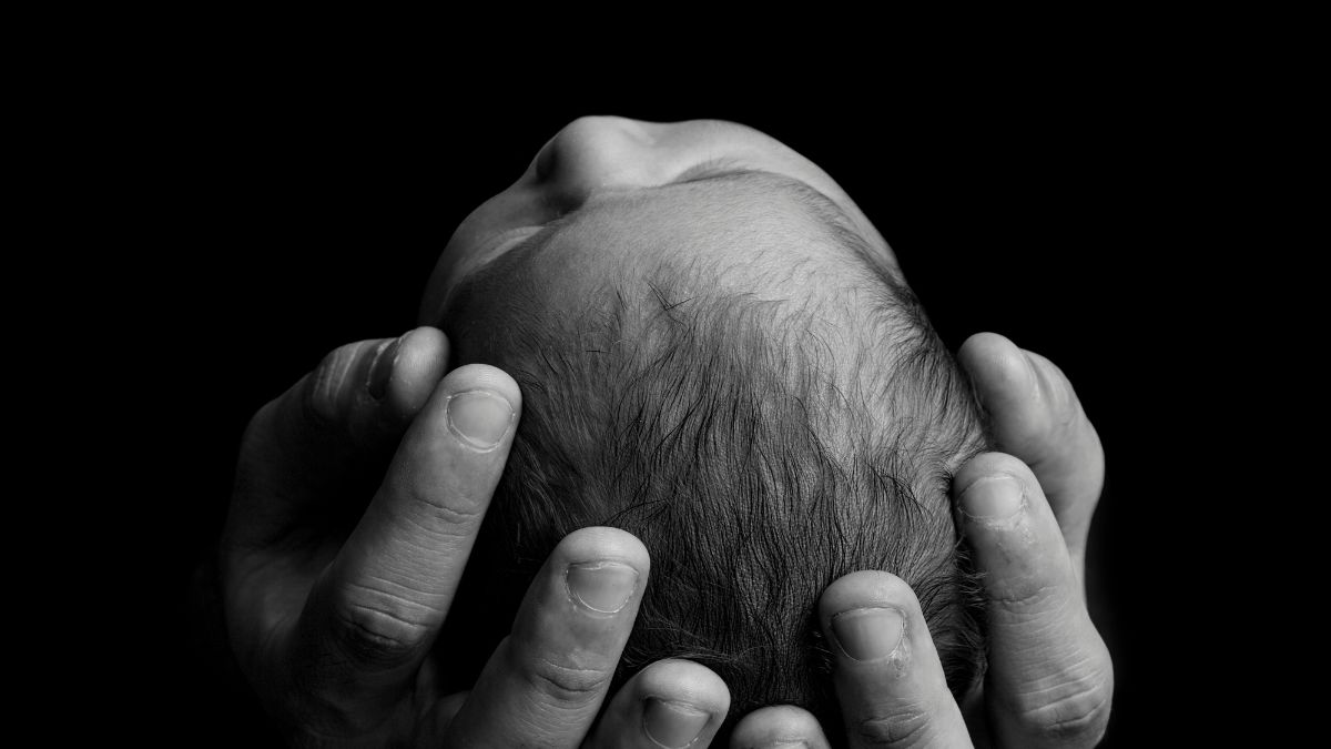 gurugram-news-week-old-infant-found-dead-with-slit-throat-on-darbaripur-road-probe-on