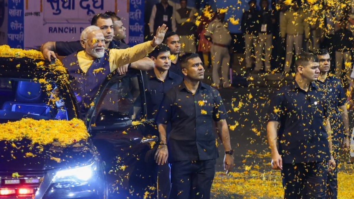 PM Modi Receives Warm Welcome On 10-Km-Long Night Roadshow In Ranchi