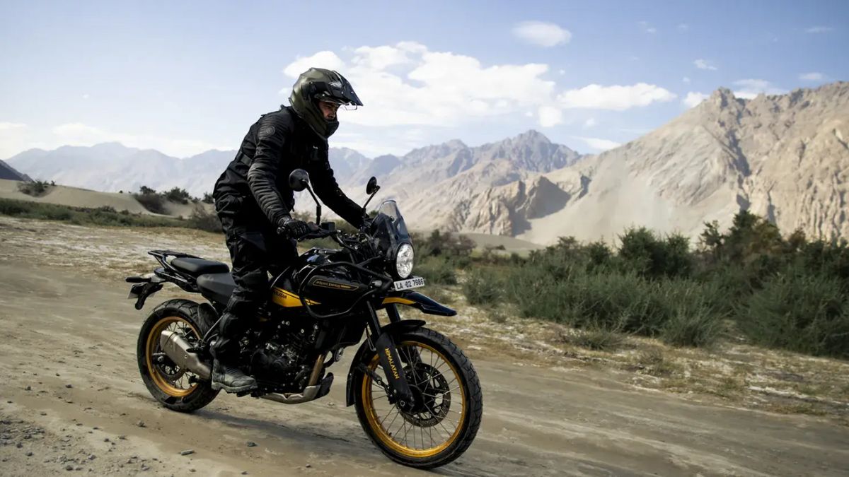 royal-enfield-himalayan-450-deliveries-begin-check-key-specifications-features-and-more