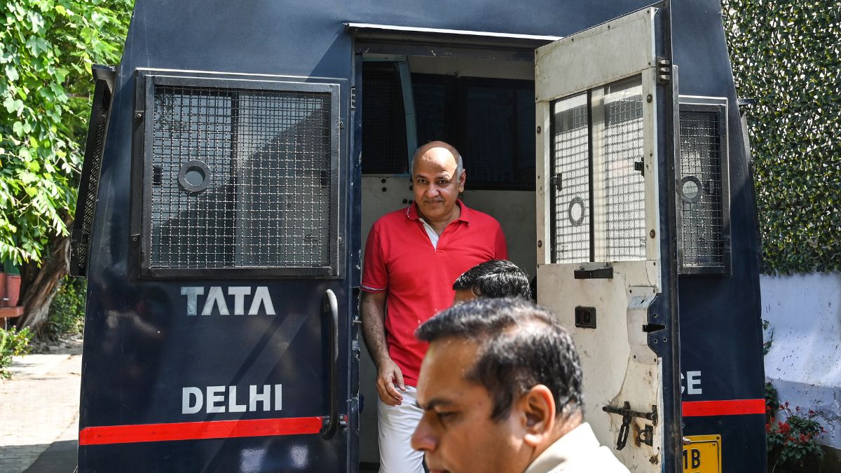 manish-sisodia-jailed-aap-leader-meets-ailing-wife-after-court-grants-permission-in-delhi-excise-liquor-policy-case-watch-video