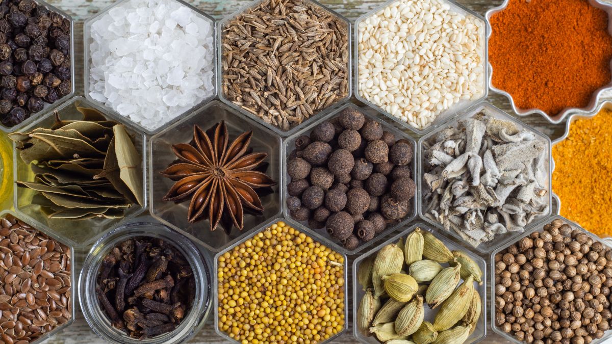 5-must-have-spices-in-kitchen-that-boost-good-luck-and-prosperity-vastu-tips