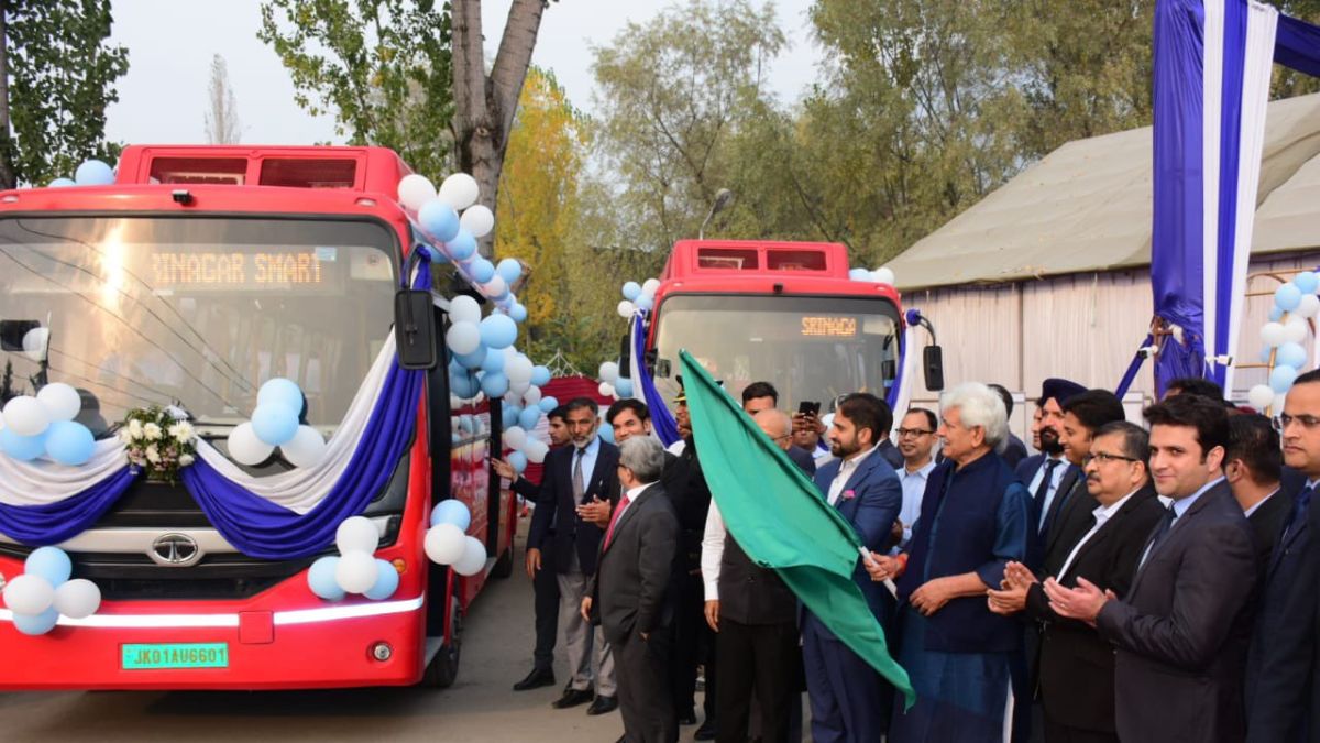 jammu-and-kashmir-news-lg-manoj-sinha-launches-100-electric-buses-to-provide-smooth-sustainable-transportation-for-locals