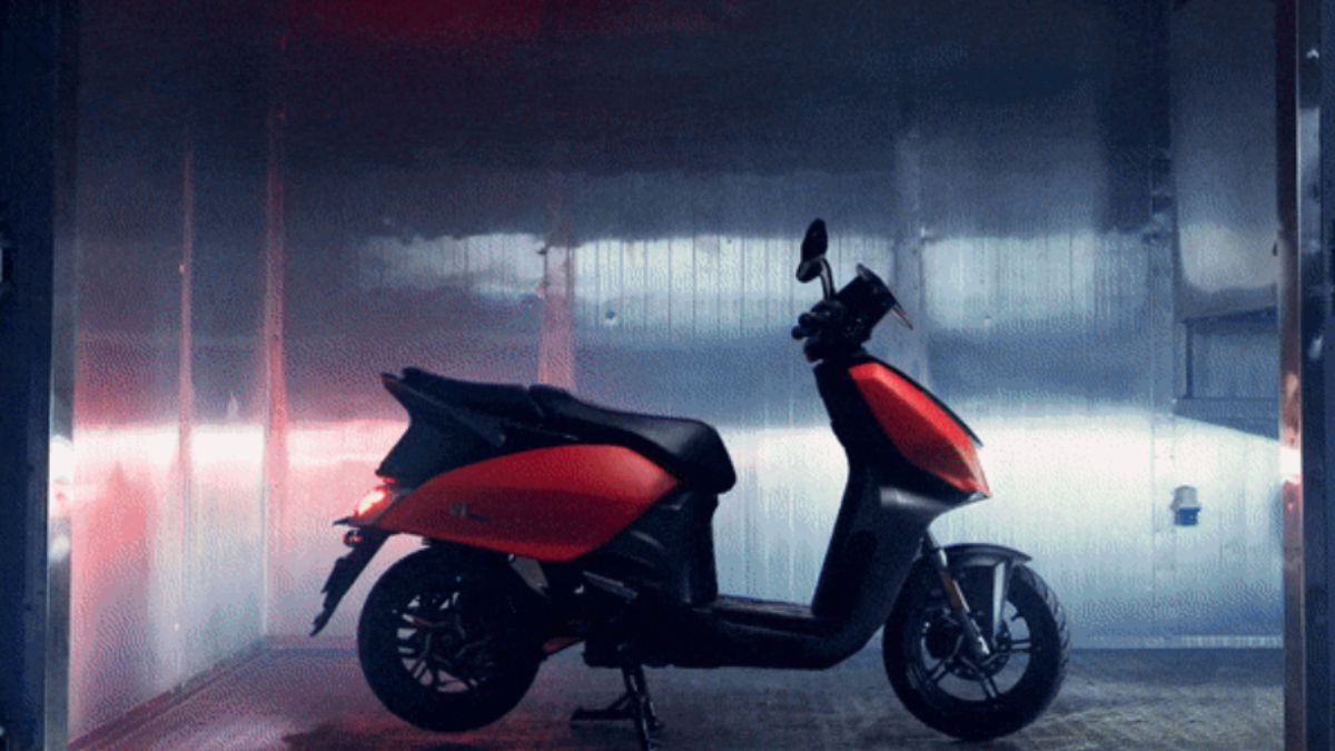 eicma-2023-hero-motocorp-unveils-xoom-160-xoom-125r-and-vida-v1-pro-full-details-here