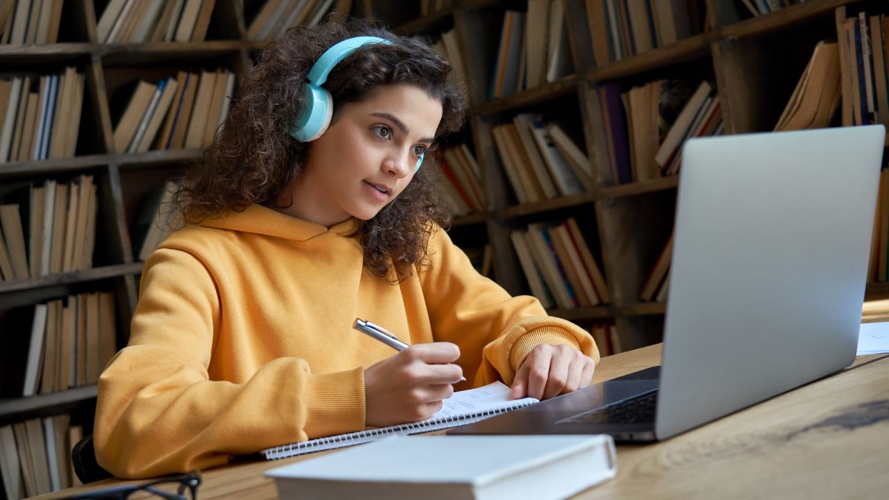 how-digital-tools-are-transforming-cat-and-clat-preparation-experts-explain