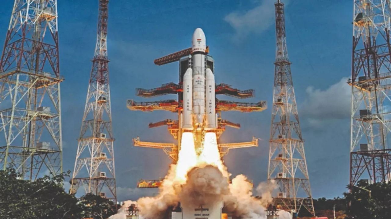 education-ministry-to-introduce-portal-and-courses-on-chandrayaan-3-details-inside