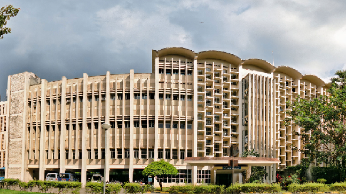 IIT Bombay Slaps Fine Of Rs 10,000 On Students Protesting Over ...