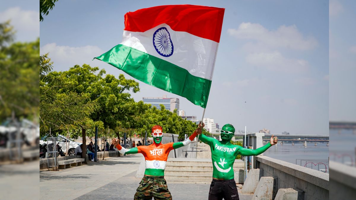 odi-world-cup-2023-fans-throng-hospitals-for-overnight-stay-as-ind-vs-pak-hysteria-grips-ahmedabad