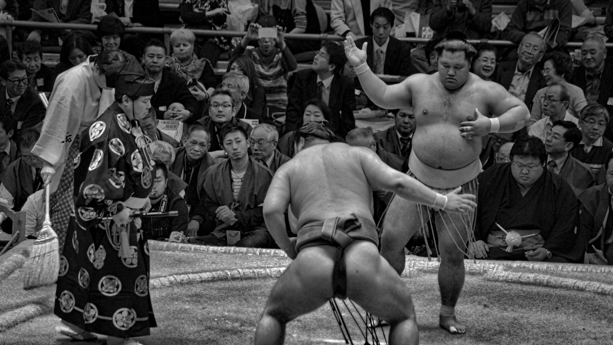 japan-airlines-ends-up-adding-additional-flight-due-to-weight-issue-reason-not-overweight-baggage-but-sumo-wrestler