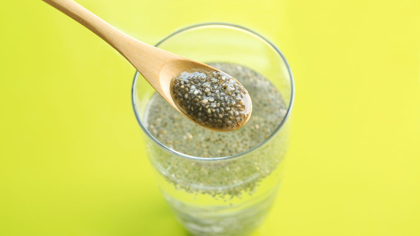 7 Amazing Advantages Of Drinking Chia Seeds Water On Empty Stomach In ...