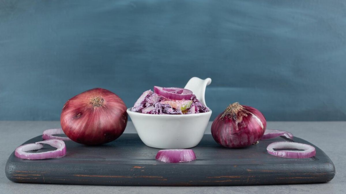 5 Impeccable Benefits Of Using Onion Juice For Skin, Hair And Health