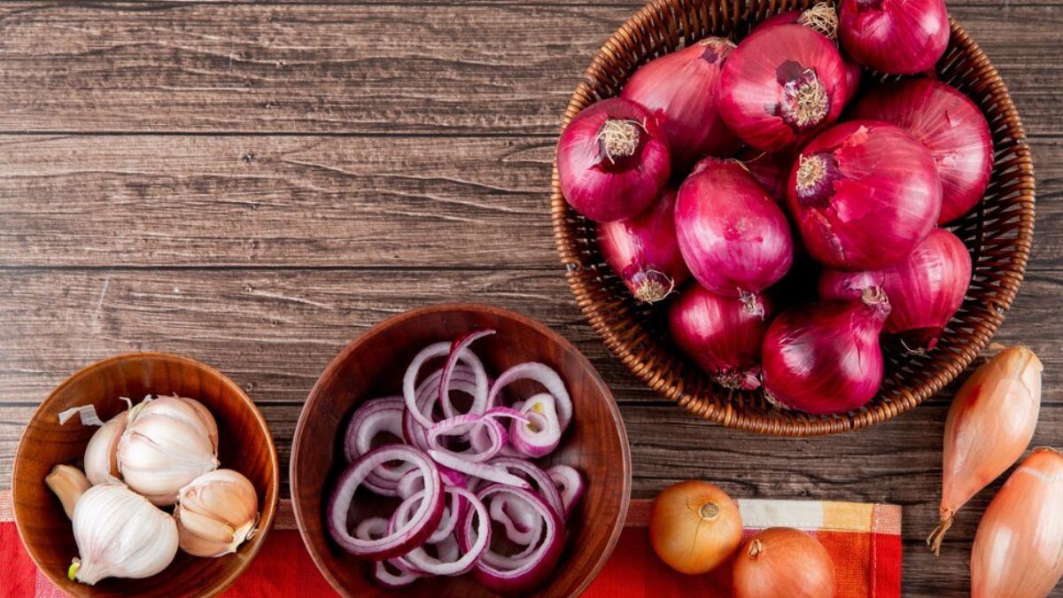 5 Impeccable Benefits Of Using Onion Juice For Skin, Hair And Health