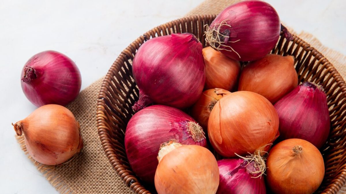 Onion/Shallot Juice for Hair: Benefits & How to Make