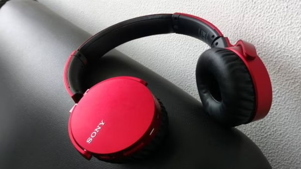 Best Sony Headphones Under 30000 (October 2023): Evolve With The Crystal  Clear Audio You Listen