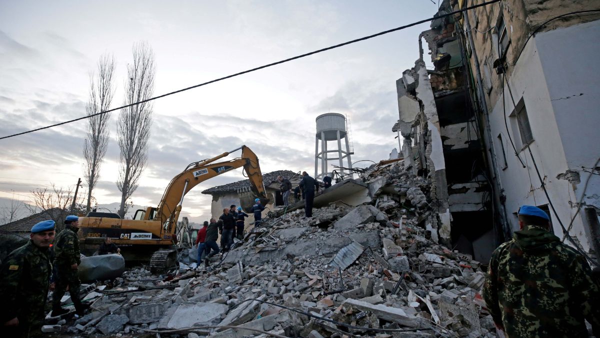 earthquake-in-delhi-what-you-should-do-to-stay-safe-during-earthquakes-explained