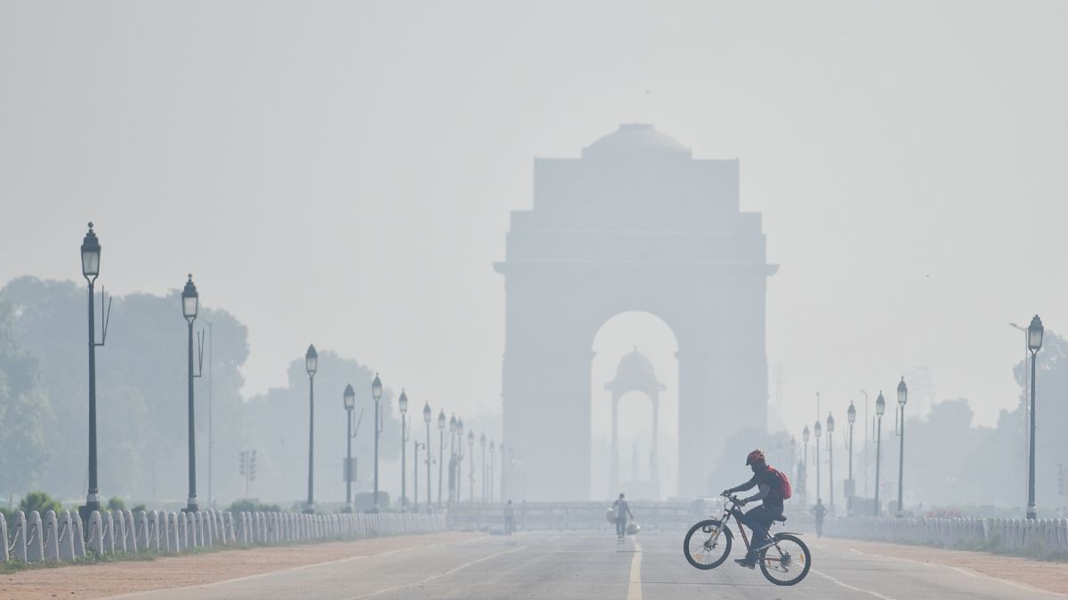 Delhi's Air Quality Continues To Remain 'Very Poor' On Monday As Smog ...