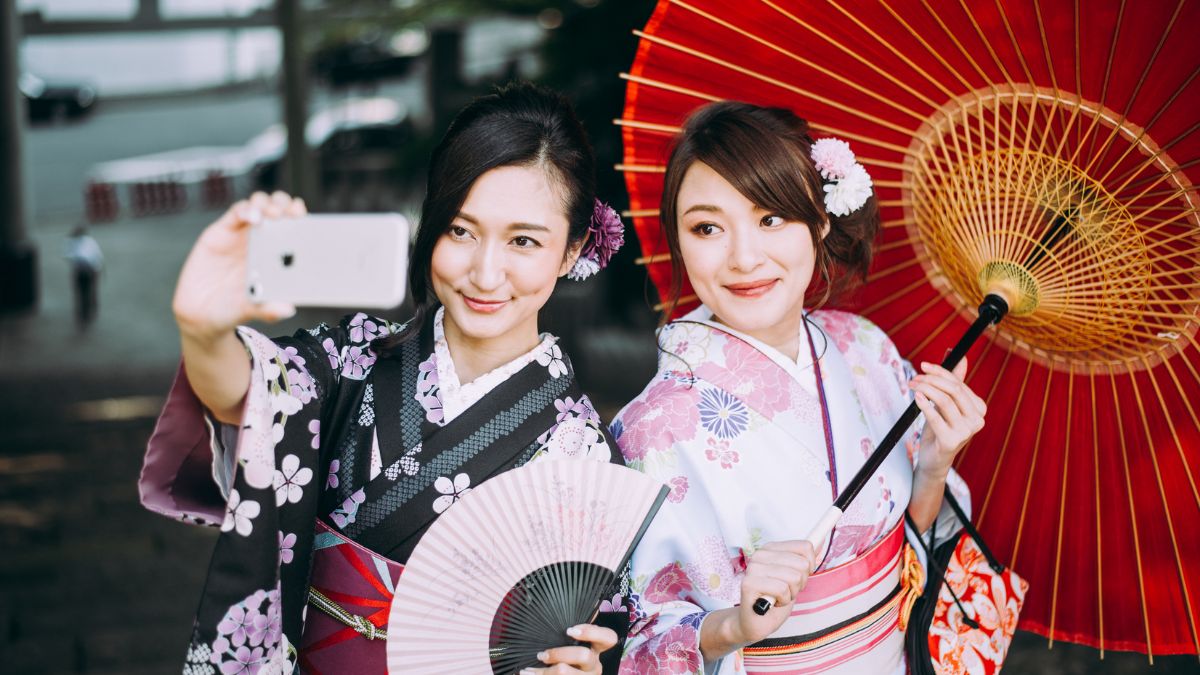 5-easy-and-effective-japanese-hacks-for-spotless-and-eventone-skin-matcha-to-facial-massage