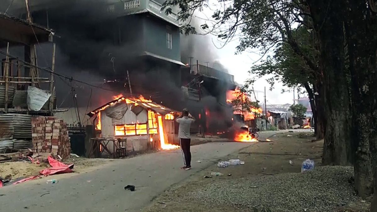 Manipur Violence: Fresh Unrest In Imphal West After Miscreants Set Two ...