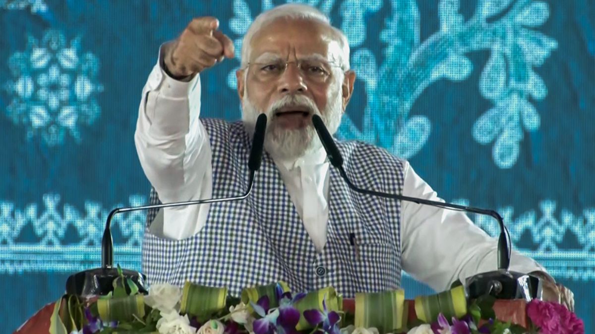 freedom-didnt-come-due-to-one-family-pm-modi-dynast-attack-at-congress-in-poll-bound-madhya-pradesh