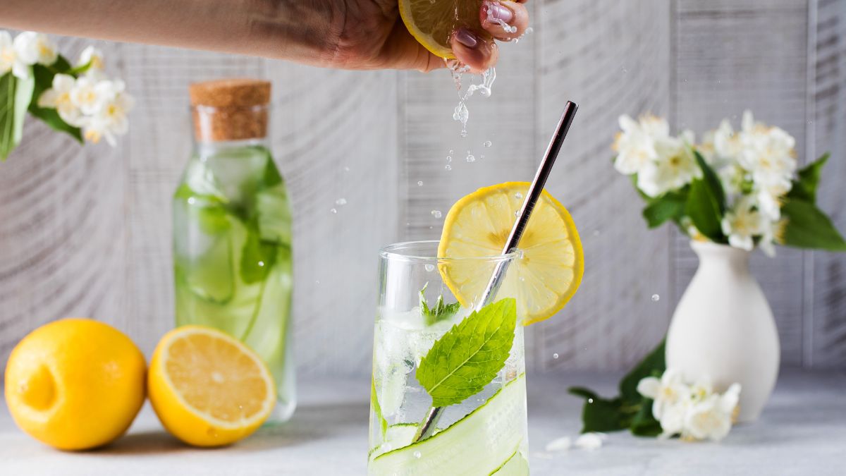 Do You Know About These 5 Disadvantages Of Drinking Lemon Water