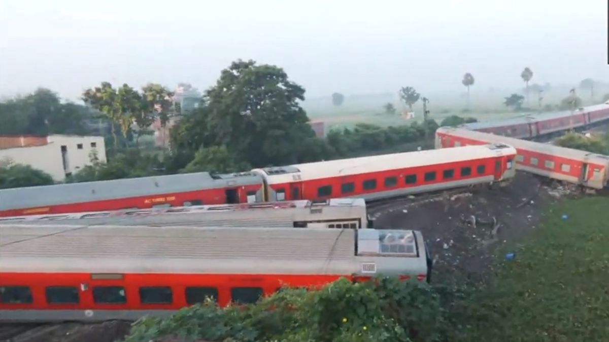 bihar-train-crash-commissioner-of-railway-safety-to-probe-north-east