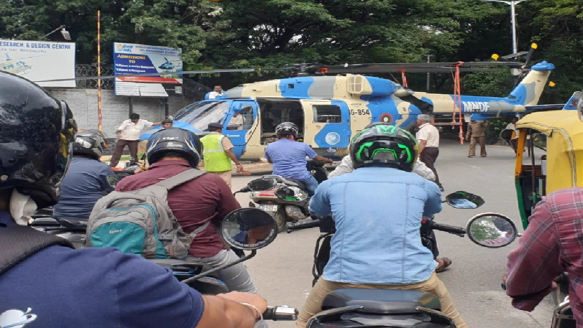 helicopter-parked-on-bengaluru-road-amid-busy-traffic-amuses-netizens-see-viral-photo