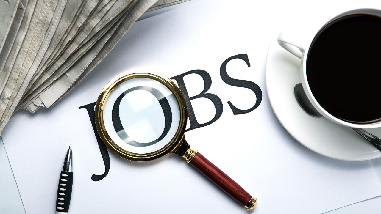 IIT Kanpur Recruitment 2023 (Image Credit: Canva) IIT Kanpur Recruitment 2023 (Image Credit: Canva)