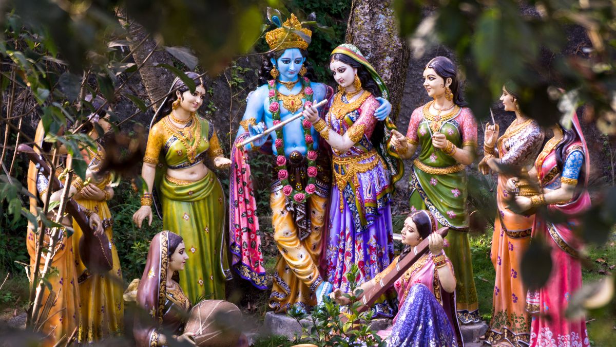 janmashtami-2023-5-devotional-lord-krishna-songs-that-you-can-include-in-your-celebrations