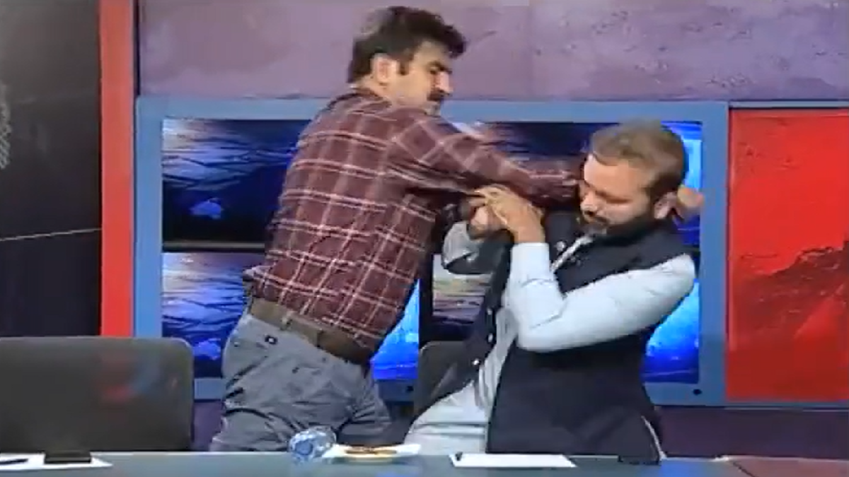 Viral Video Pakistani Leaders Punch And Slap On Live TV Over Debate On Former PM Imran Khan; Netizens Call It Comedy Show Watch