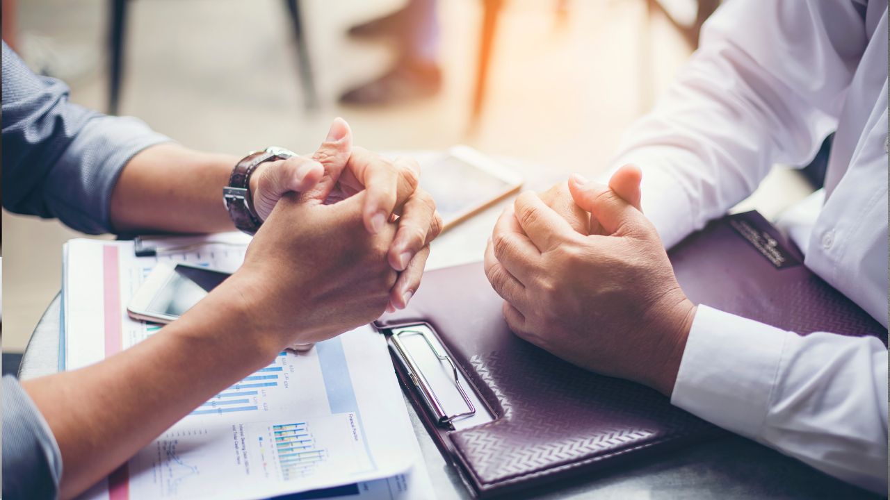 How Freshers Can Negotiate For Salary When an employer makes you a job offer, they typically include a package including a suggested salary.