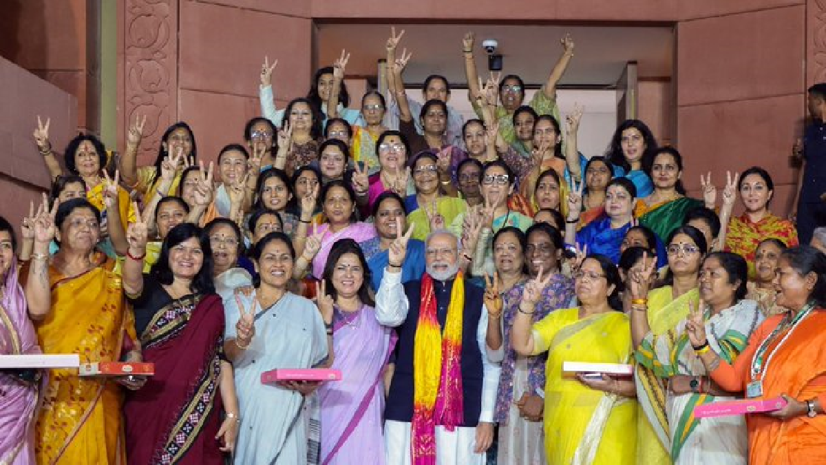 women-reservation-bill-2023-netizens-celebrate-president-murmu-approval-of-nari-shakti-vandan-adhiniyam-watch-viral-videos