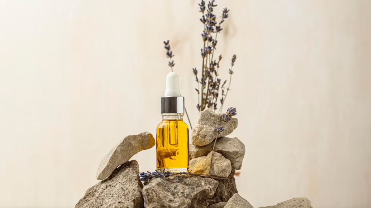 top-5-benefits-of-massaging-your-hair-with-bhringraj-oil