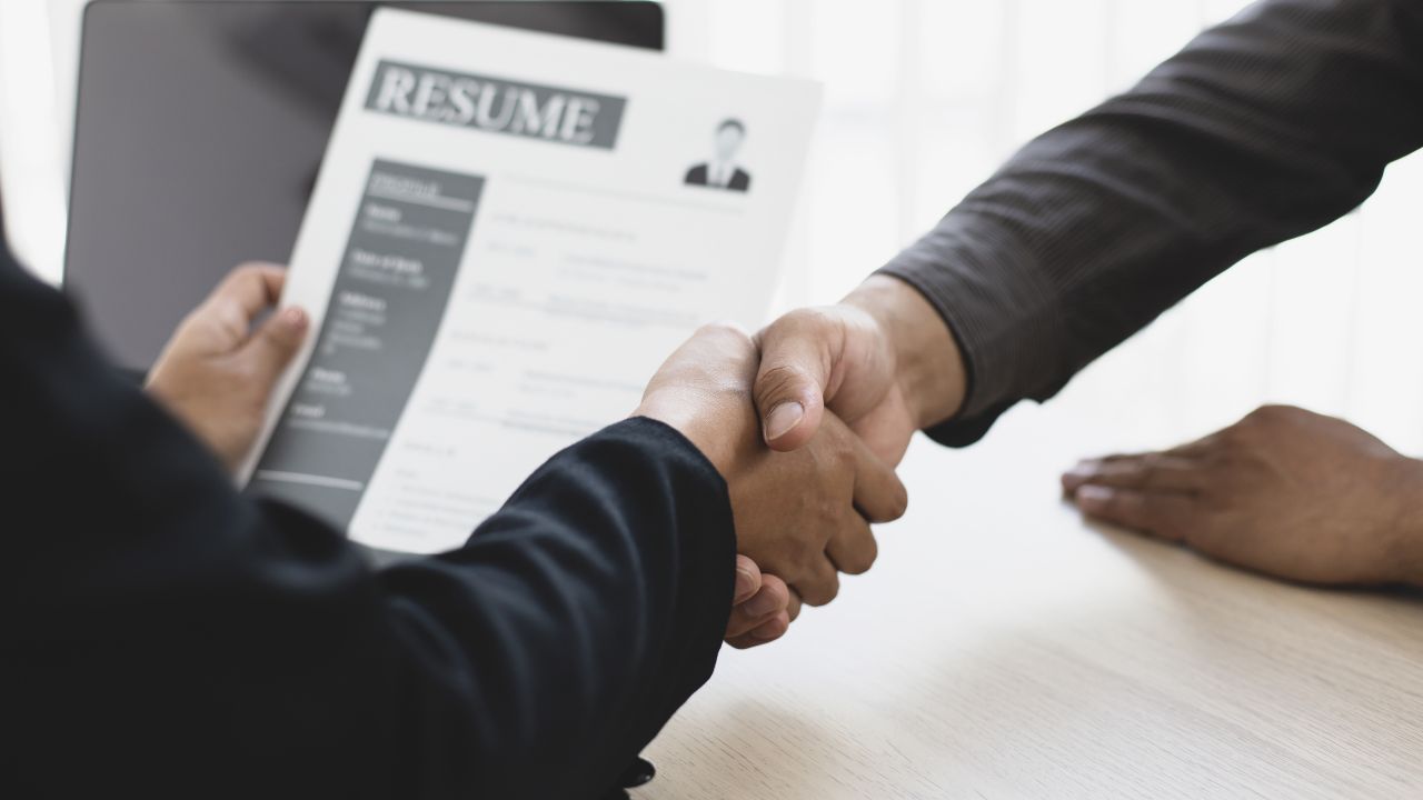 how-to-ace-a-job-interview-check-out-10-amazing-tips-to-get-your-dream-job