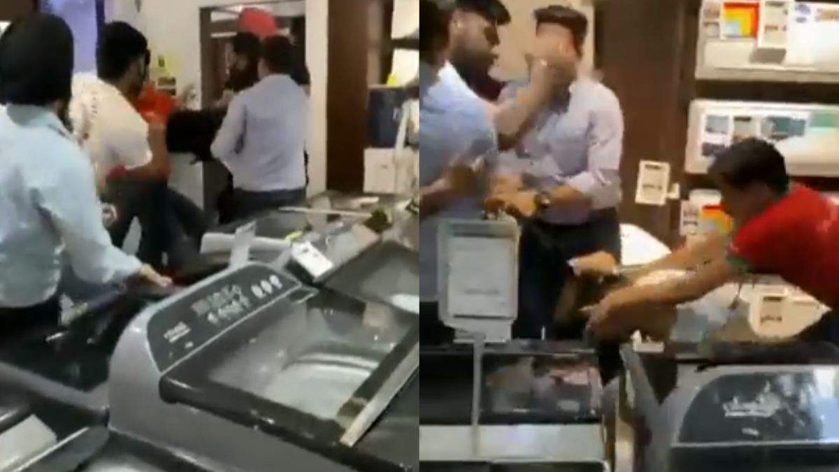 Delhi: Customers Fight With Mobile Shop Employees Over Delay In Getting iPhone  15 | Watch Video