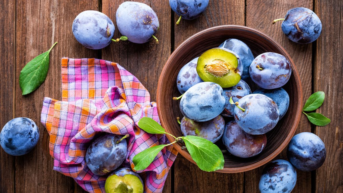 5 Health Benefits Of Plum By Adding Them Into Your Daily routine