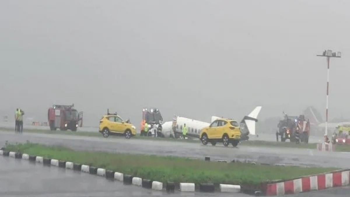 mumbai-airport-plane-crash-private-aircraft-vsr-ventures-learjet-visakhapatnam-to-mumbai-private-flight-casualties-damage-latest-updates