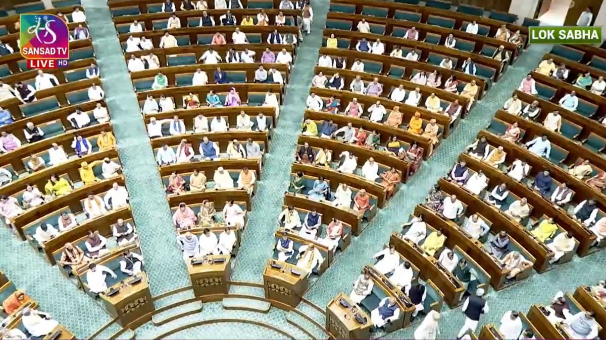 Pm Modi Leads Mps To New Parliament Building As Proceeding For Day 2 Of Special Session Begins 