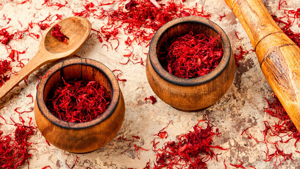 Saffron For Skincare 5 Amazing Reasons Why You Need To Add Kesar In