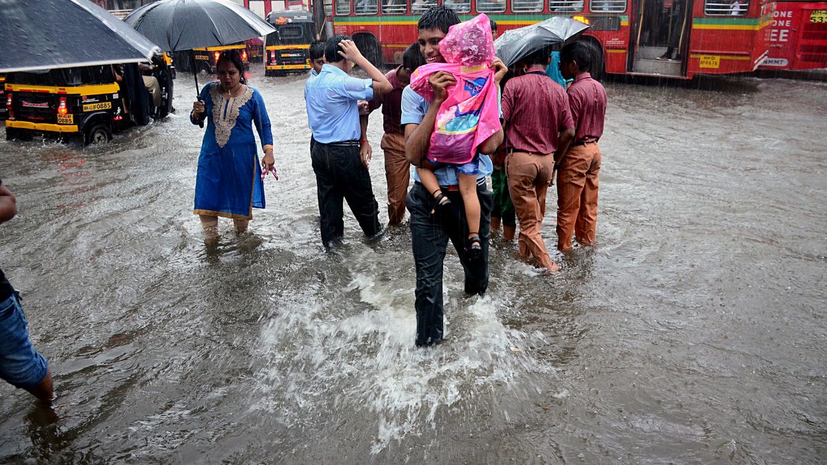 UP Weather Update: Schools Closed In Bareilly Due To Heavy Rain; IMD ...