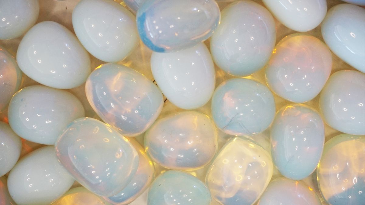 Opal Gemstone Negative Effects Who Should Not Wear Dudhiya Pathar