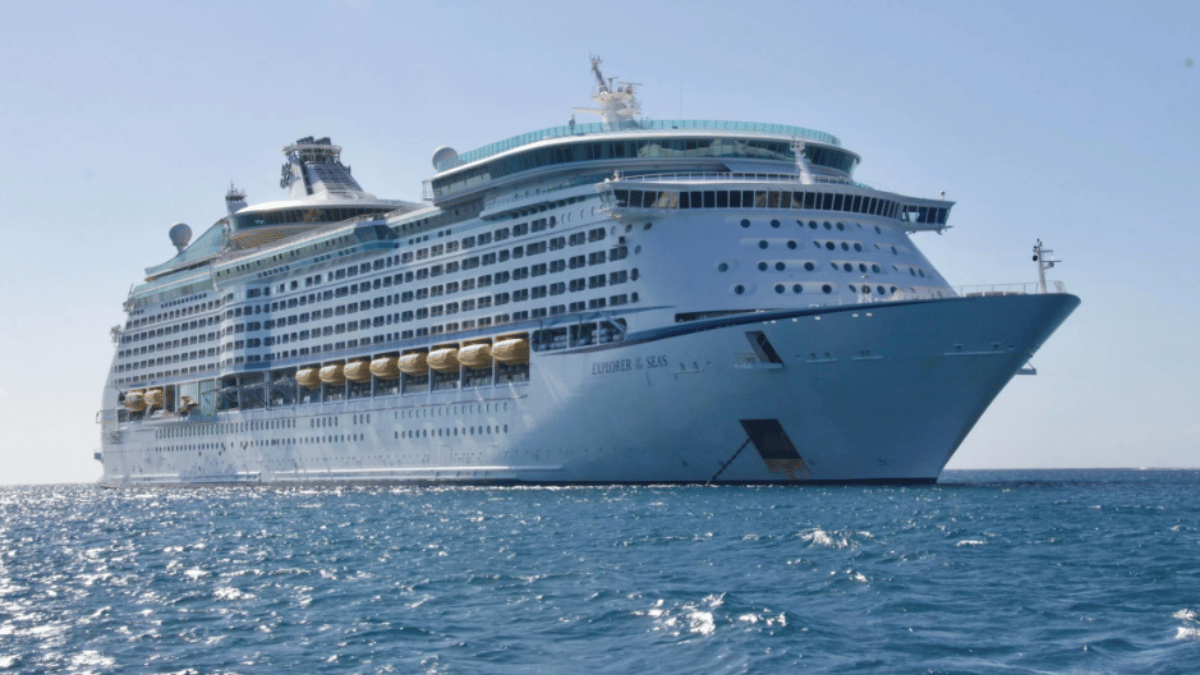 viral-nude-cruise-with-2000-guests-intrigues-internet-man-shares-experience-about-this-unique-voyage