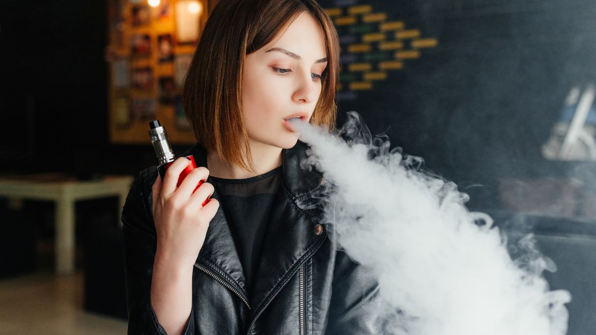 How Vaping Devices And E Cigarettes Can Pose Serious Health Risks