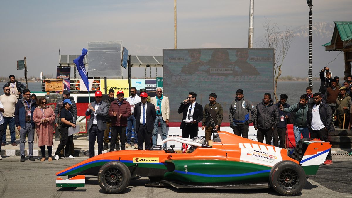 Indian Racing Festival 2024 Revs Up With Formula 4 Car Racing On Banks Of  Srinagar's Dal Lake-VYGR
