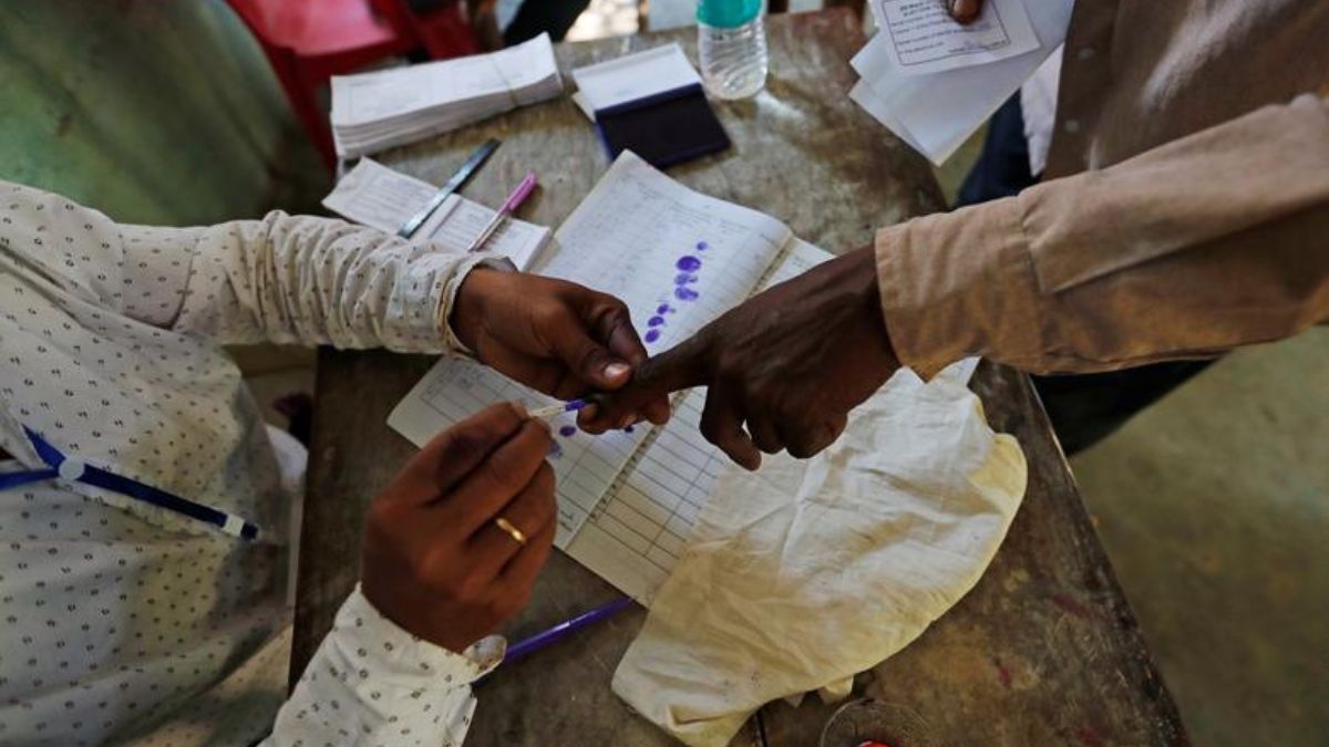 Lok Sabha Polls 2024 AIADMK Releases 1st List Of 16 Candidates, Fields