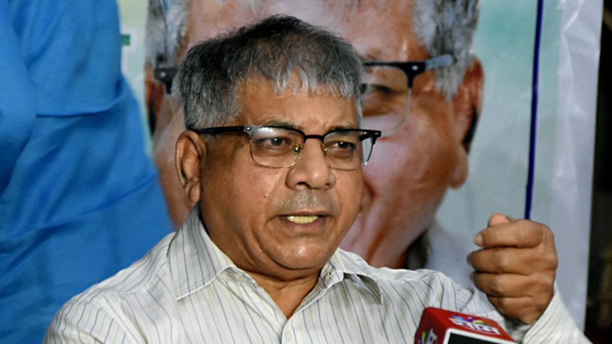 VBA’s Prakash Ambedkar Severs Ties With Uddhav’s Sena; Issues Seat ...