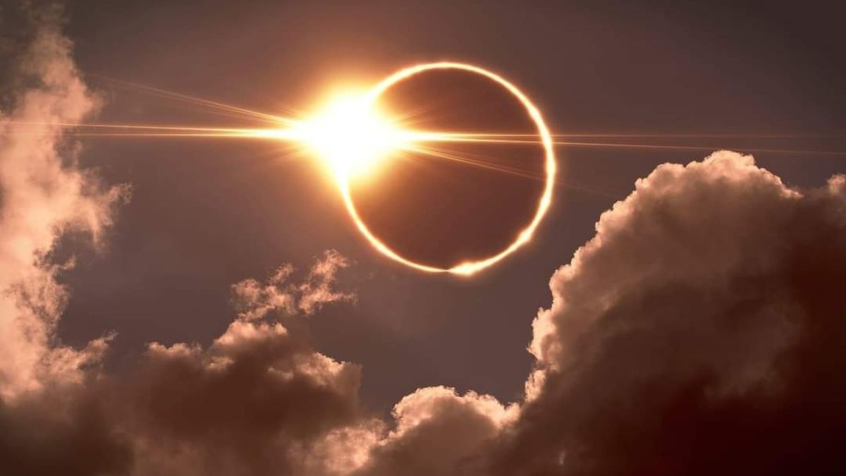 Solar Eclipse 2024: Netizens Shares Mesmerising Pictures, Videos Of ...