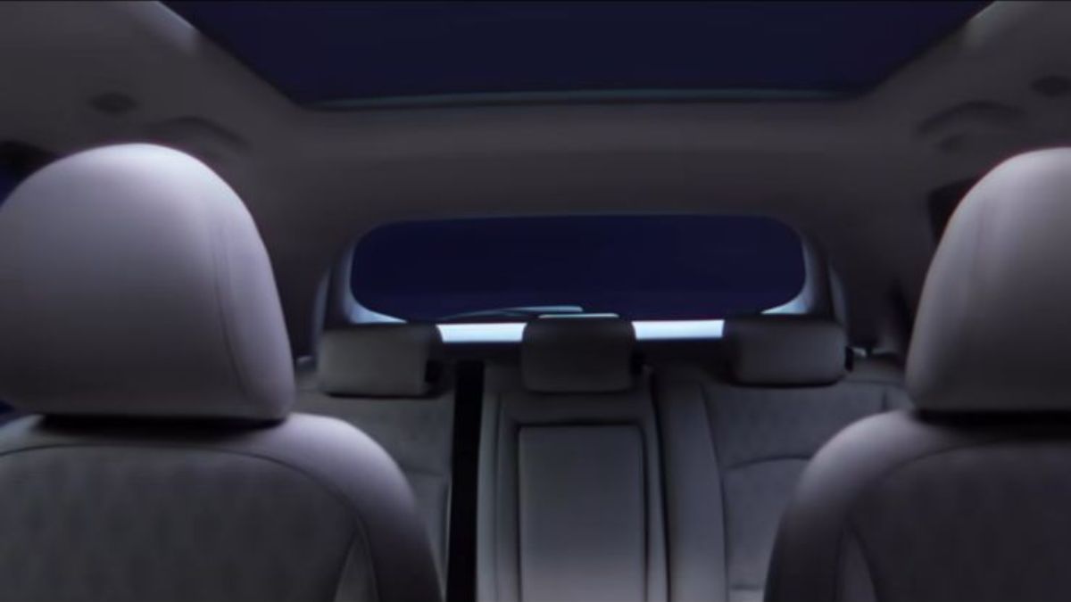 mahindra-xuv-3x0-confirmed-to-get-segment-s-first-panoramic-sunroof