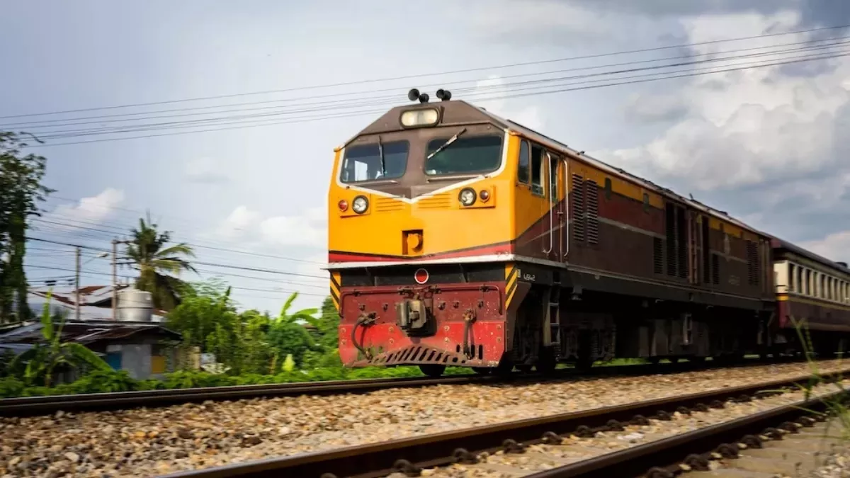 special-train-news-bharat-gaurav-tourist-train-to-begin-journey-for-ayodhya-vaishno-devi-on-may-18-check-routes-fare