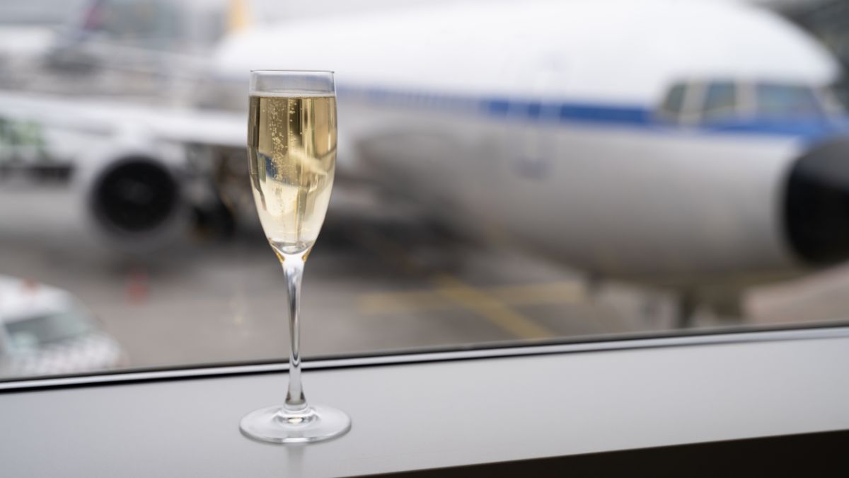 Flight Rules: How Much Alcohol Could Be Served To Passenger During ...